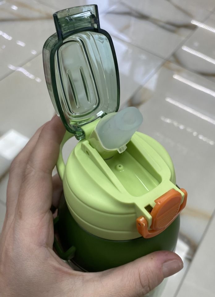 2269- İp askılı Pipetli Matara 800ml