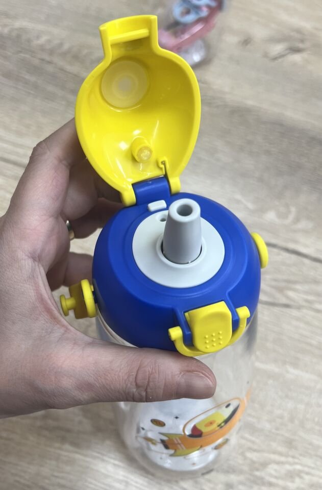 UZSPACE 680 ML MATARA SERT PİPETLİ  (2202)