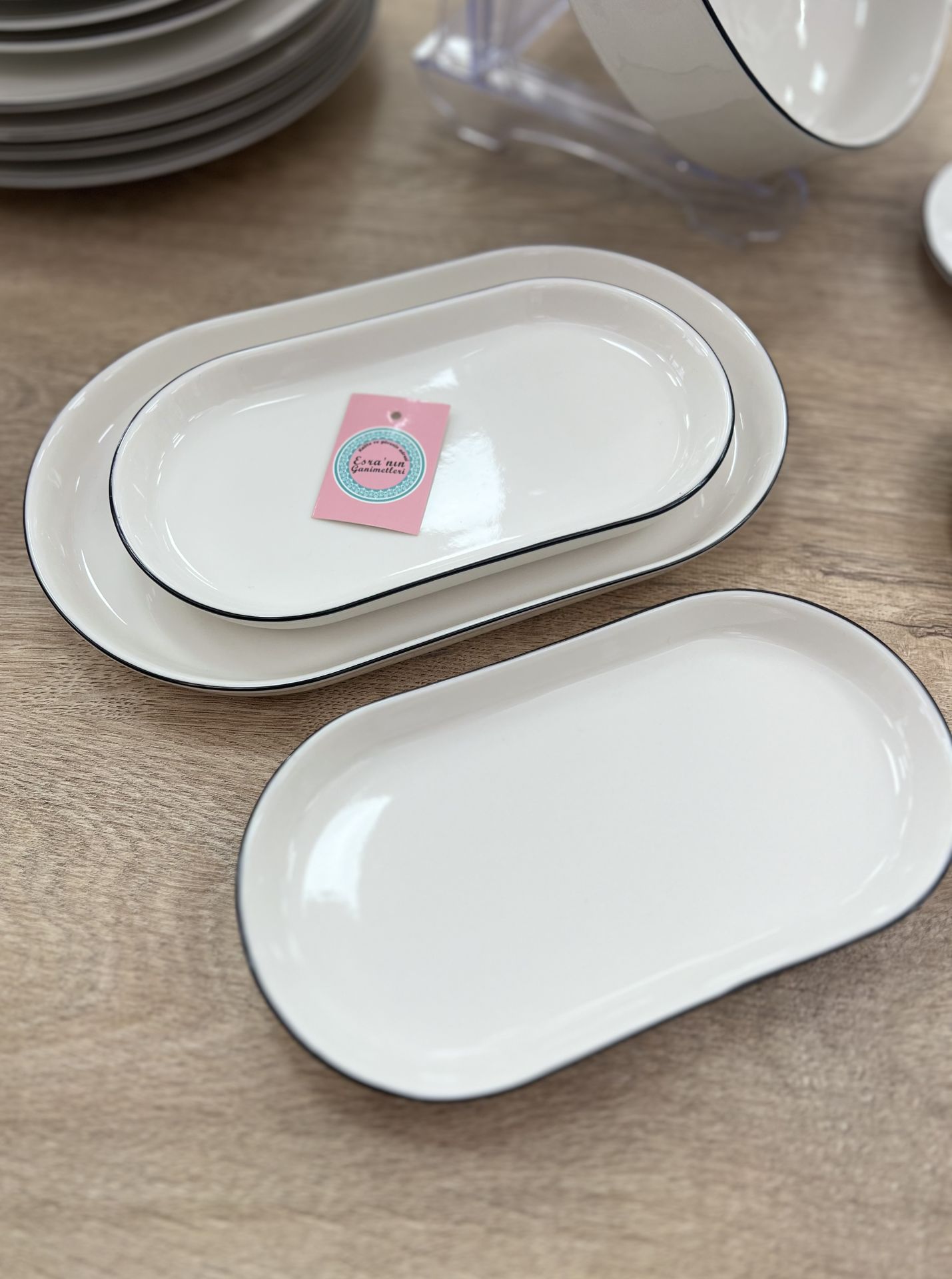 1 Adet Porselen Siyah Detay Büyük Boy Kayık Tabak (25cm)