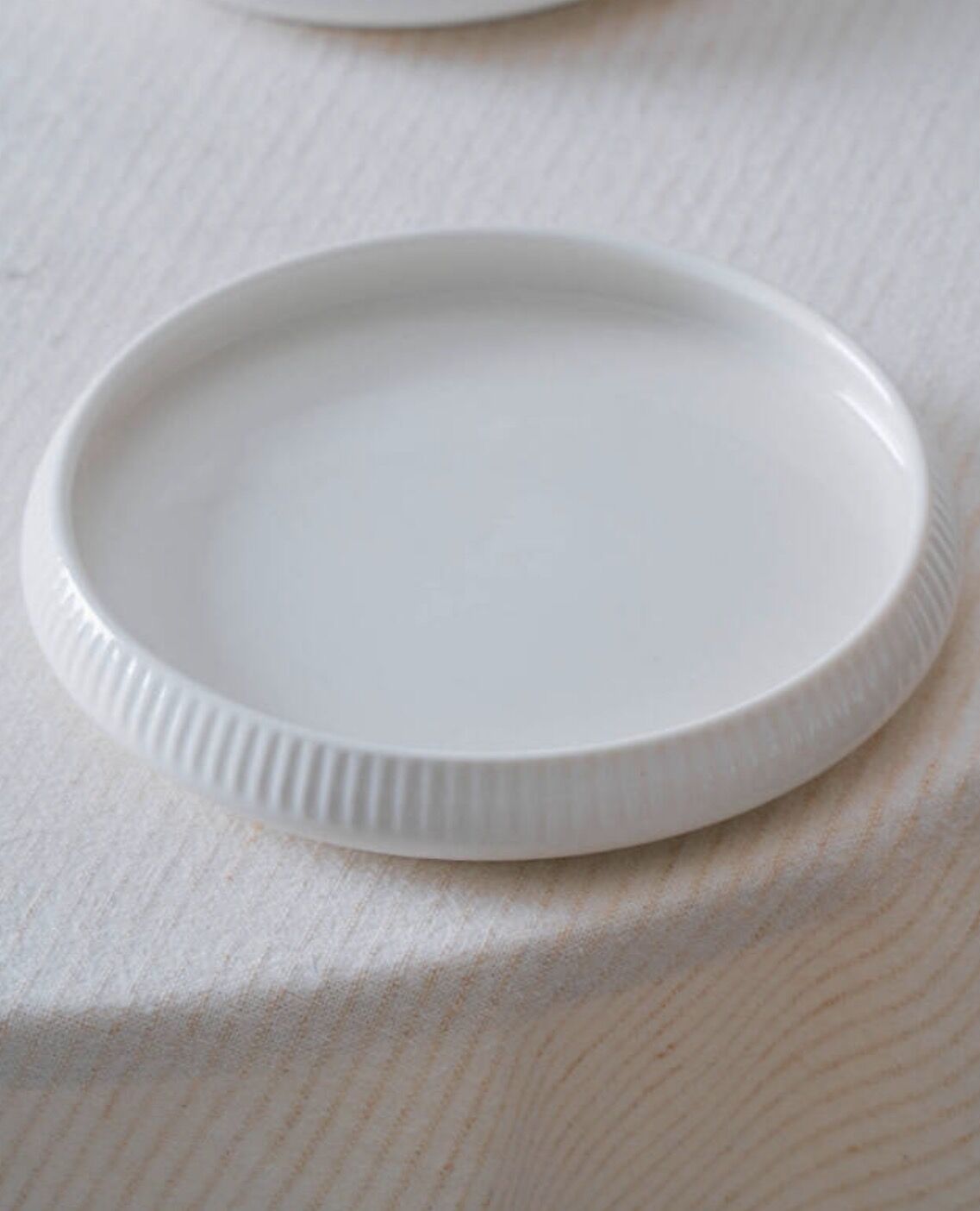 JEA-8336 BIANCO LINEA YUVARLAK ORTA SERVİS