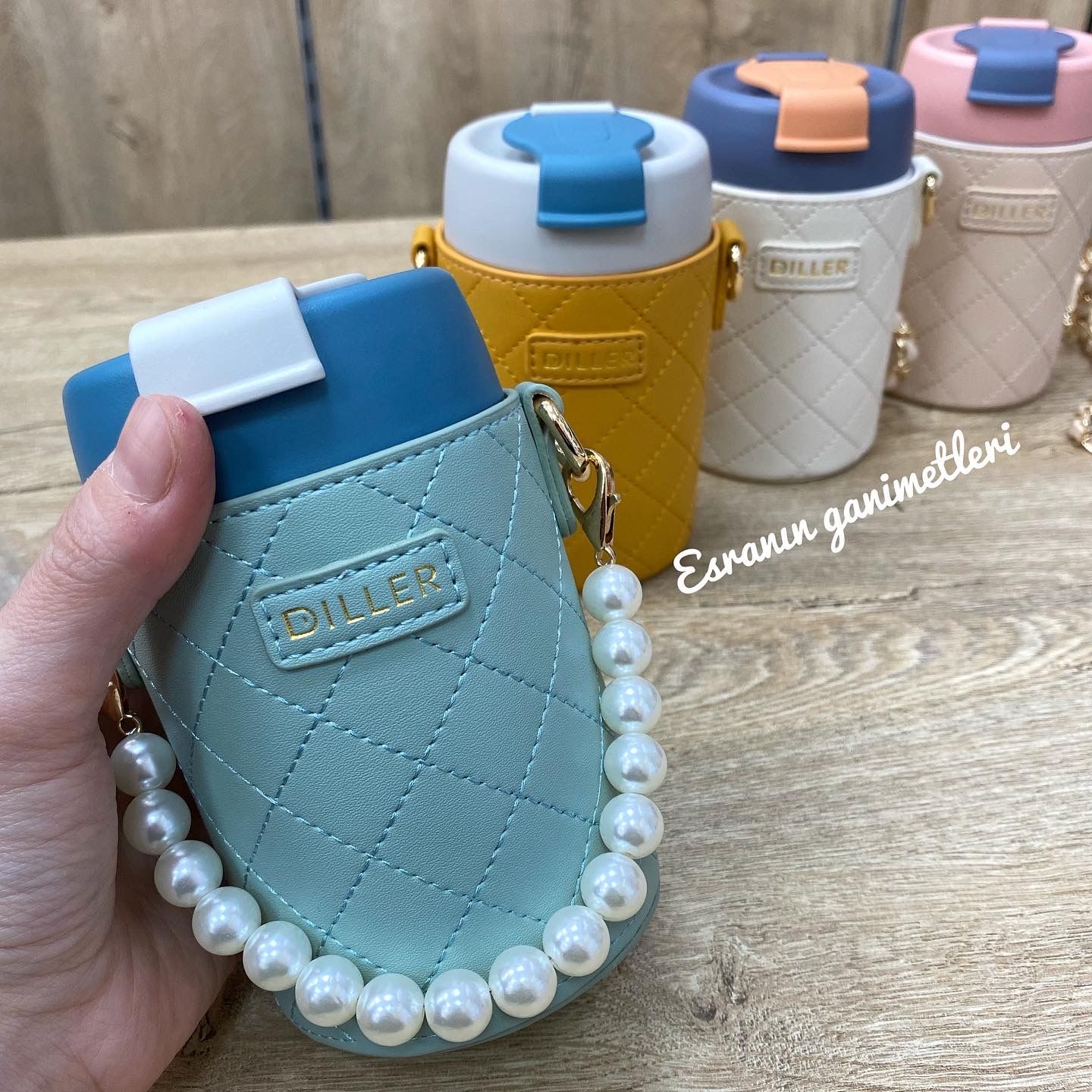 D-8991 - 300ml Kapasiteli Pipetli Çelik Matara Turkuaz