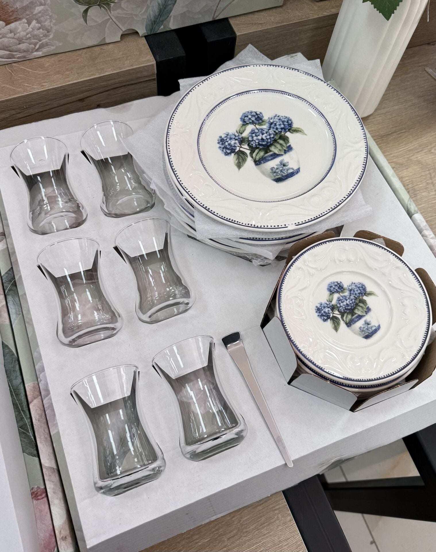 24 PARÇA ÇAY PASTA SETİ