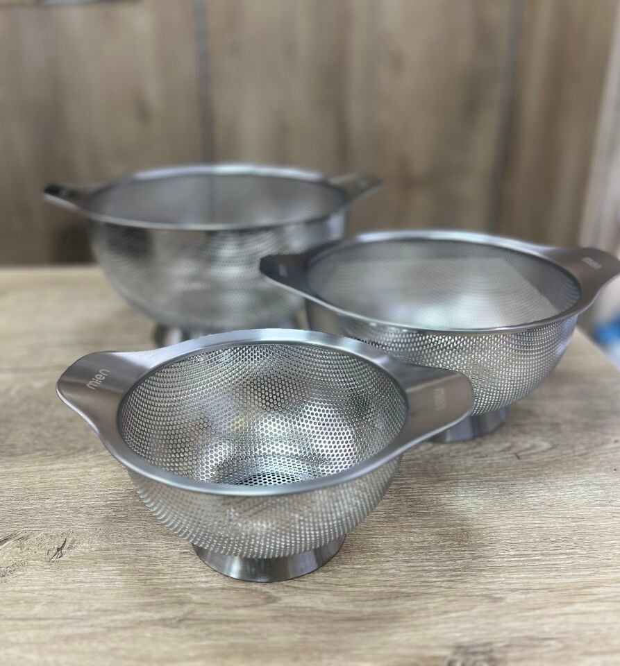 3LÜ AYAKLI KULPLU PASLANMAZ ÇELİK SÜZGEÇ (18-22-26CM)