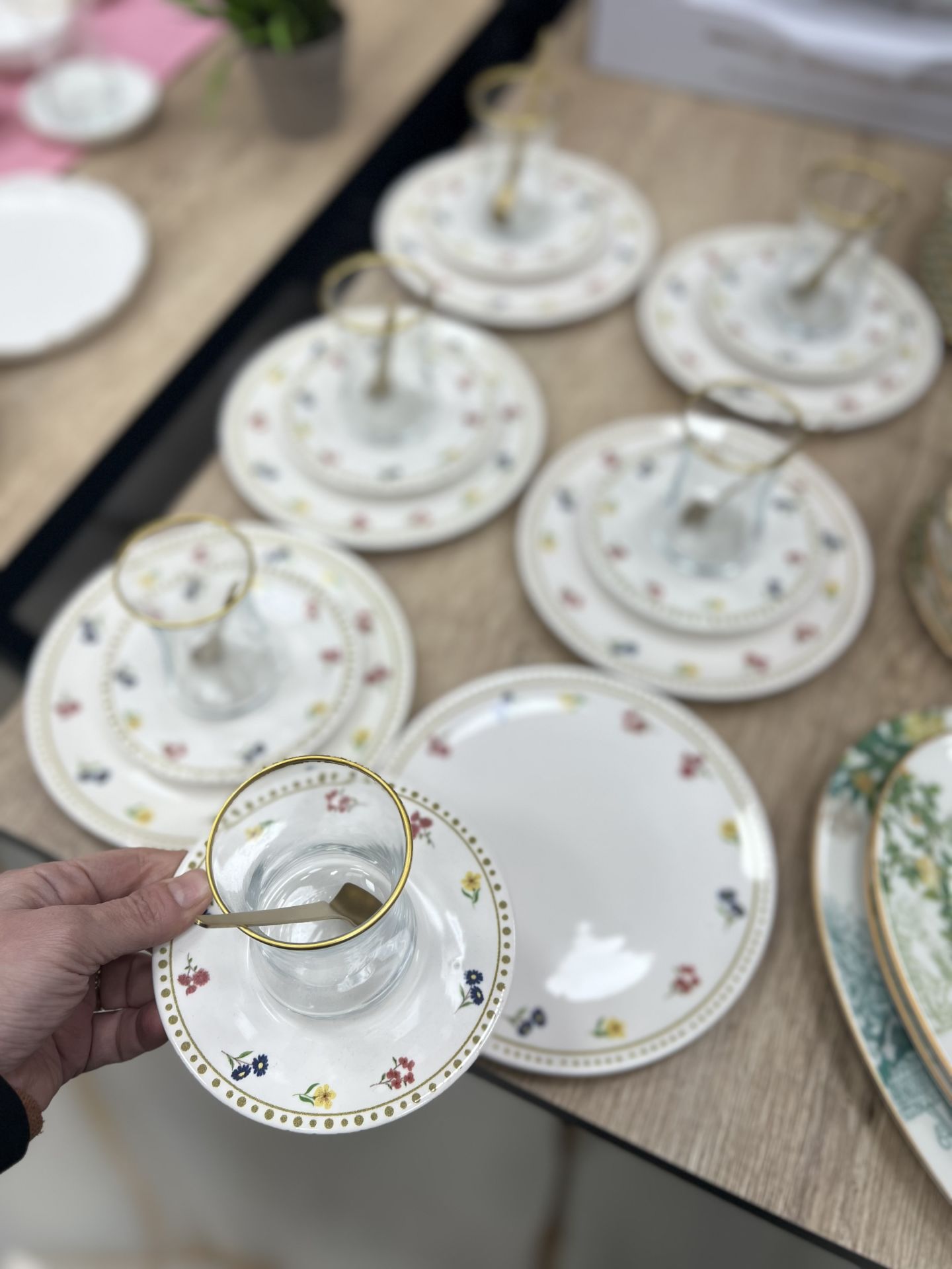 18 Parça Bahar Çay Pasta Seti