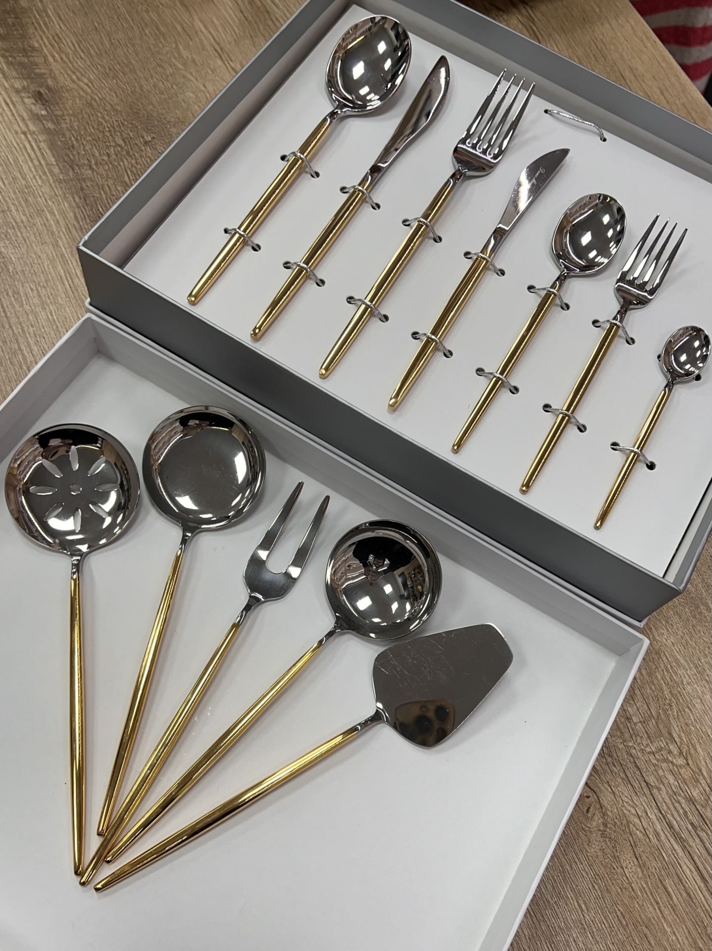 Almeria 89 Parça 12 Kişilik 24k Altın KÇB